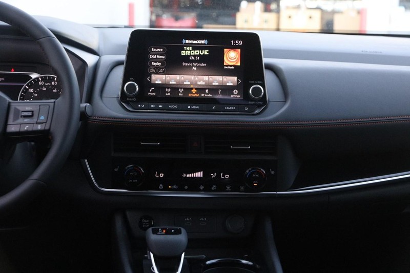Nissan Rogue Vehicle Image 26