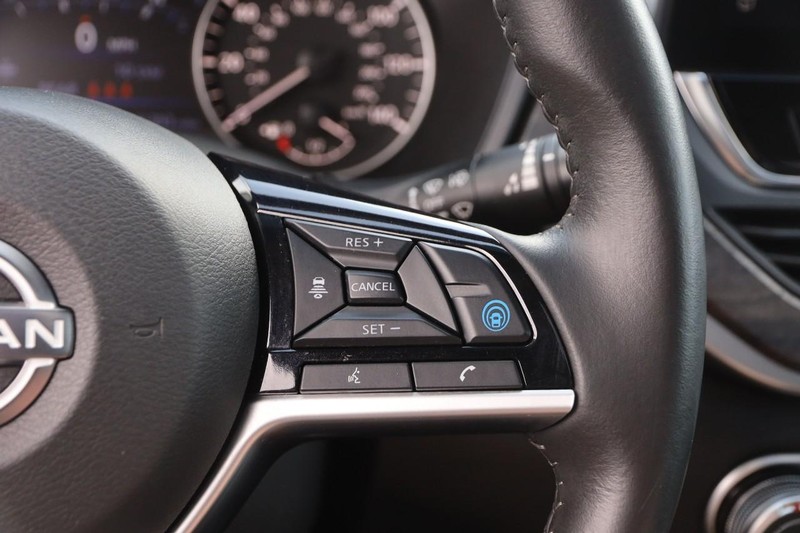 Nissan Altima Vehicle Image 13