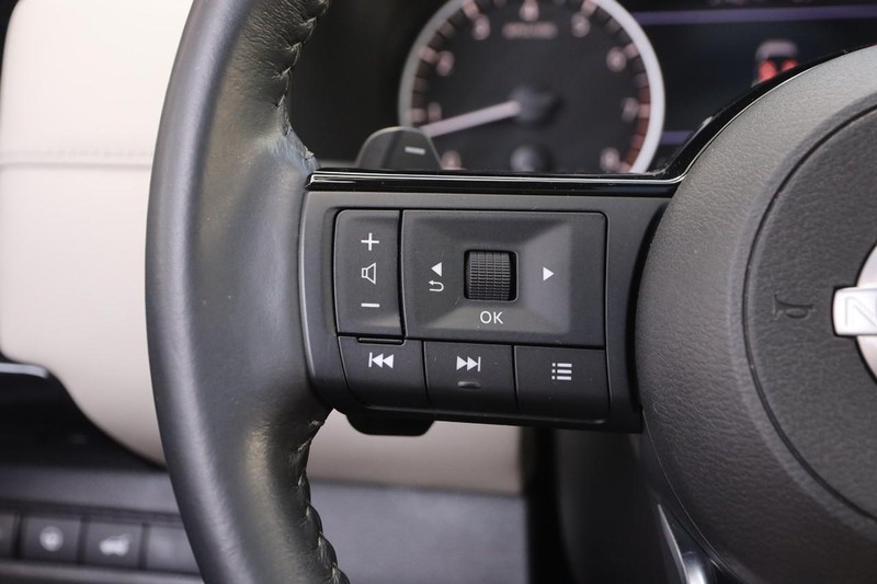 Nissan Pathfinder Vehicle Image 14
