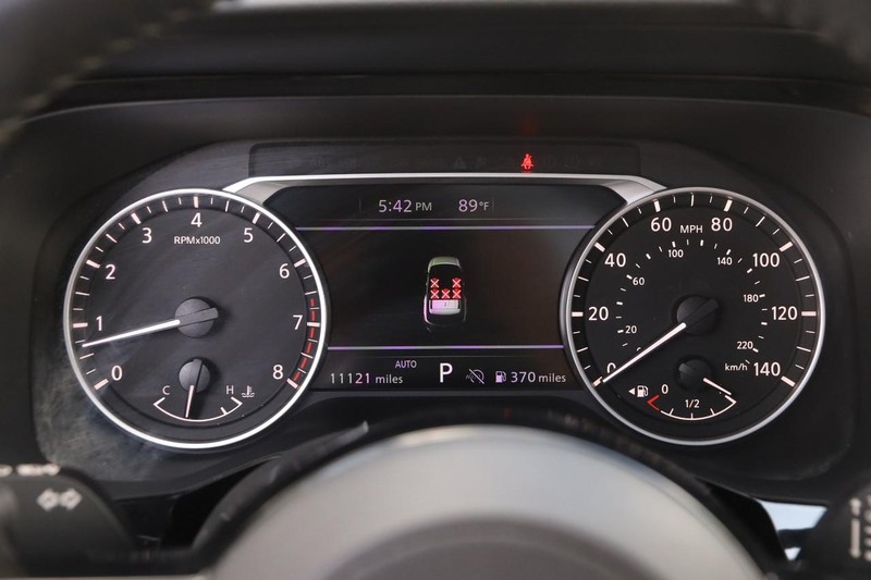 Nissan Pathfinder Vehicle Image 16