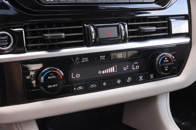 Nissan Pathfinder Vehicle Image 20