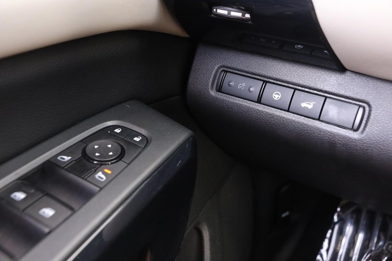 Nissan Pathfinder Vehicle Image 23
