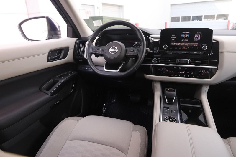 Nissan Pathfinder Vehicle Image 25