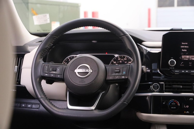 Nissan Pathfinder Vehicle Image 26