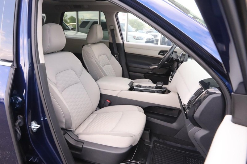 Nissan Pathfinder Vehicle Image 29