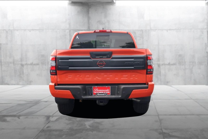 Nissan Frontier Vehicle Image 06