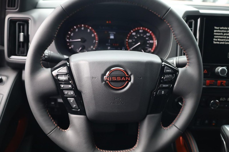 Nissan Frontier Vehicle Image 10