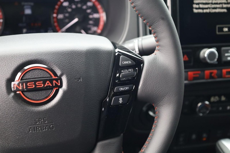Nissan Frontier Vehicle Image 11
