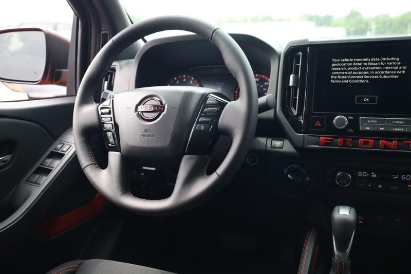 Nissan Frontier Vehicle Image 14