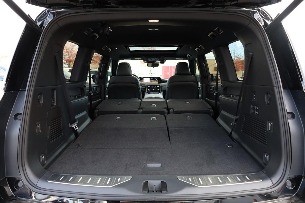 Nissan Armada Vehicle Image 09