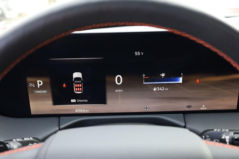 Nissan Armada Vehicle Image 14