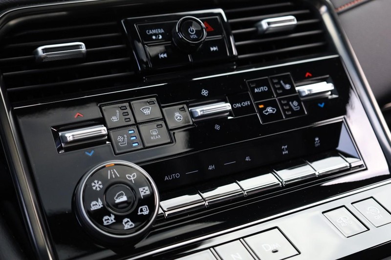 Nissan Armada Vehicle Image 19