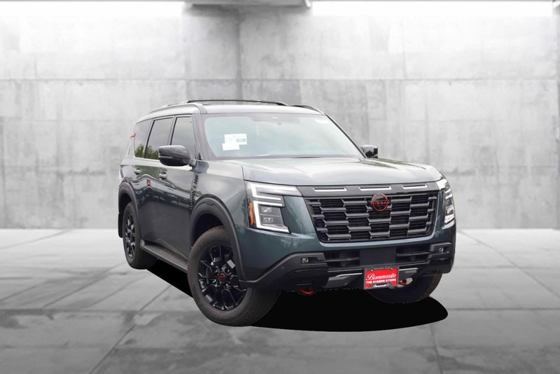 Nissan Armada Vehicle Full-screen Gallery Image 2