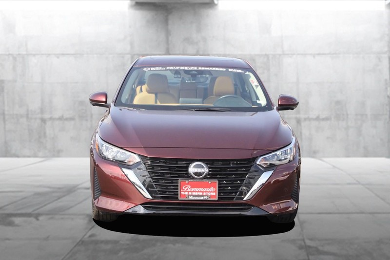 Nissan Sentra Vehicle Image 04