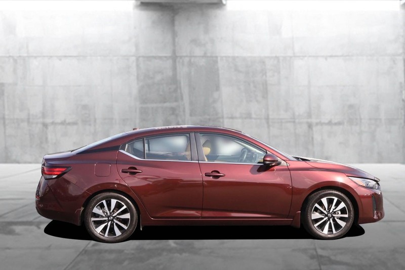 Nissan Sentra Vehicle Image 05