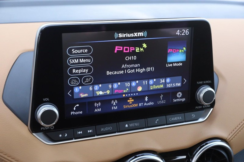 Nissan Sentra Vehicle Image 15