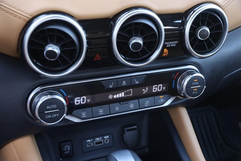 Nissan Sentra Vehicle Image 17