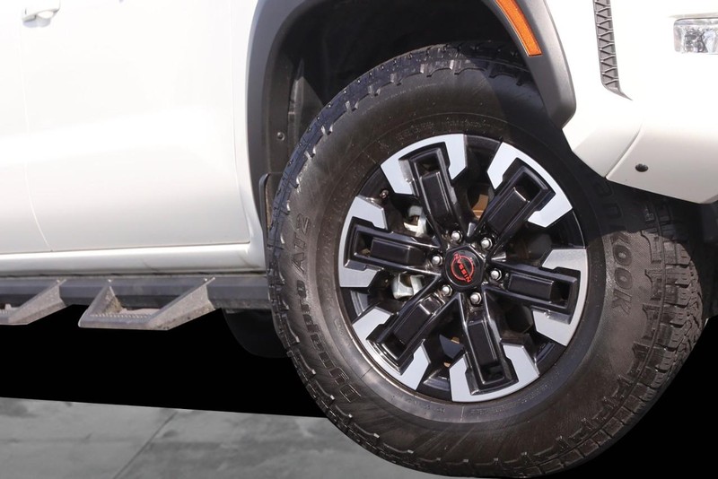 Nissan Frontier Vehicle Image 03