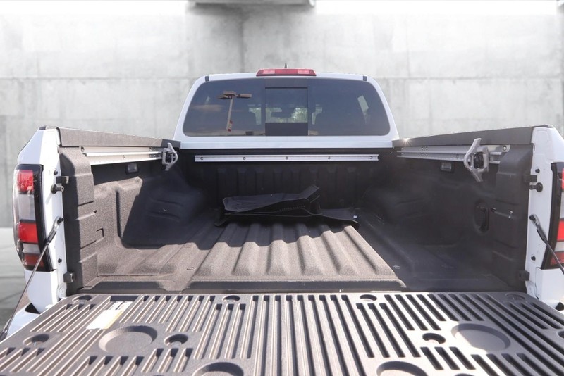 Nissan Frontier Vehicle Image 07