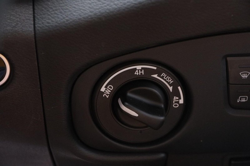 Nissan Frontier Vehicle Image 15