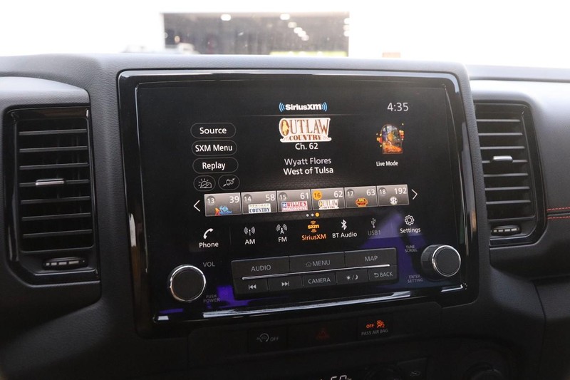 Nissan Frontier Vehicle Image 16
