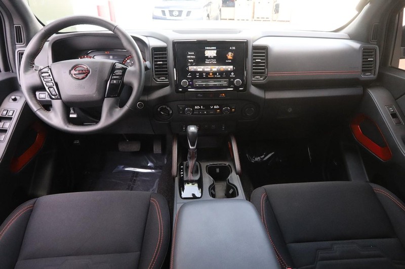 Nissan Frontier Vehicle Image 22