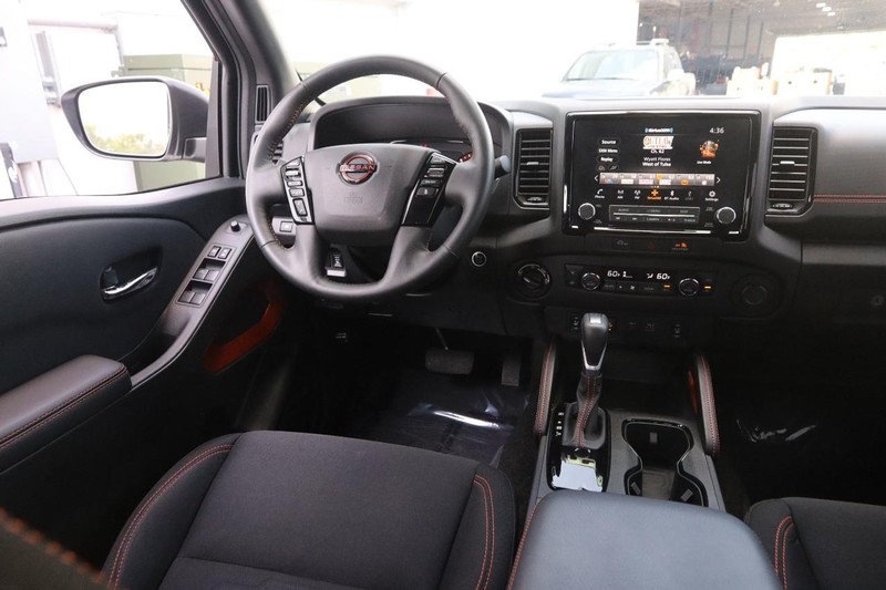 Nissan Frontier Vehicle Image 23
