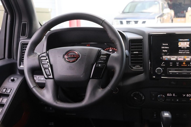 Nissan Frontier Vehicle Image 24