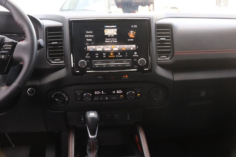 Nissan Frontier Vehicle Image 25
