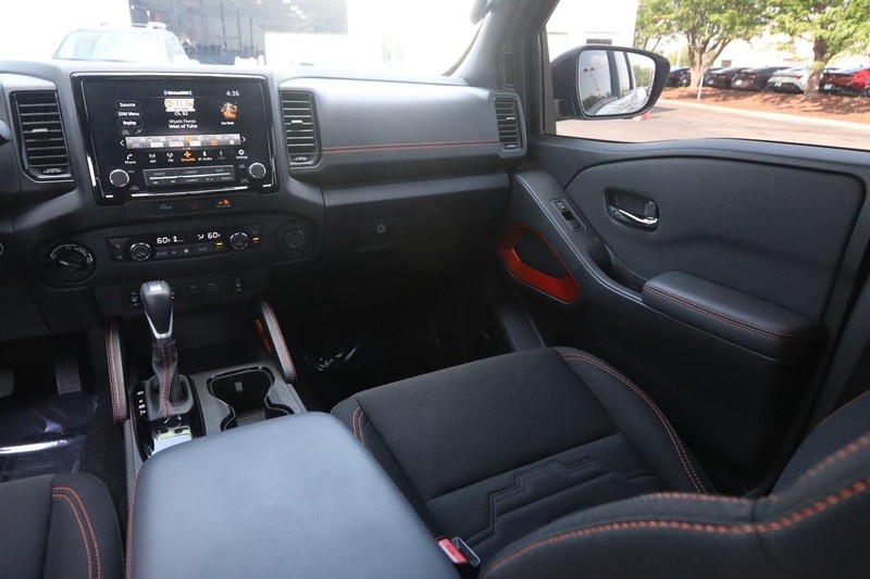 Nissan Frontier Vehicle Image 26