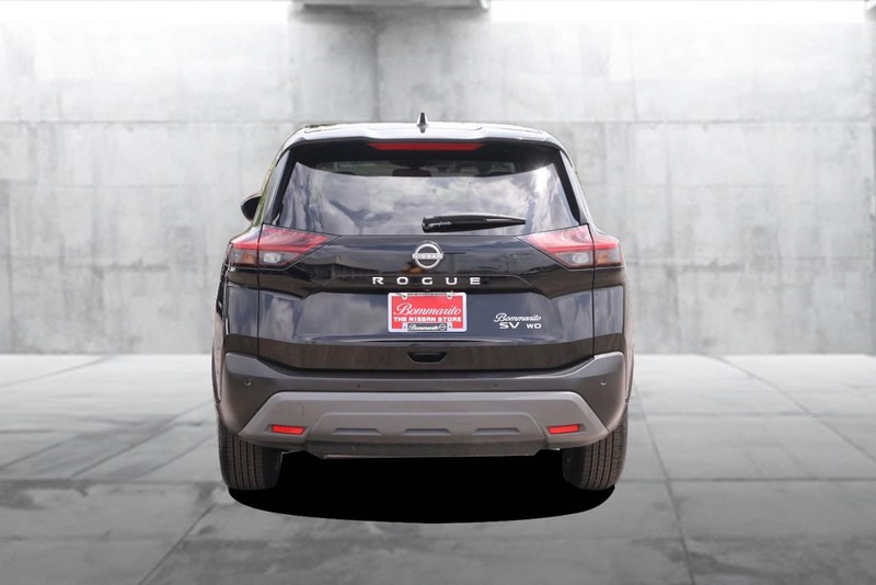 Nissan Rogue Vehicle Image 06