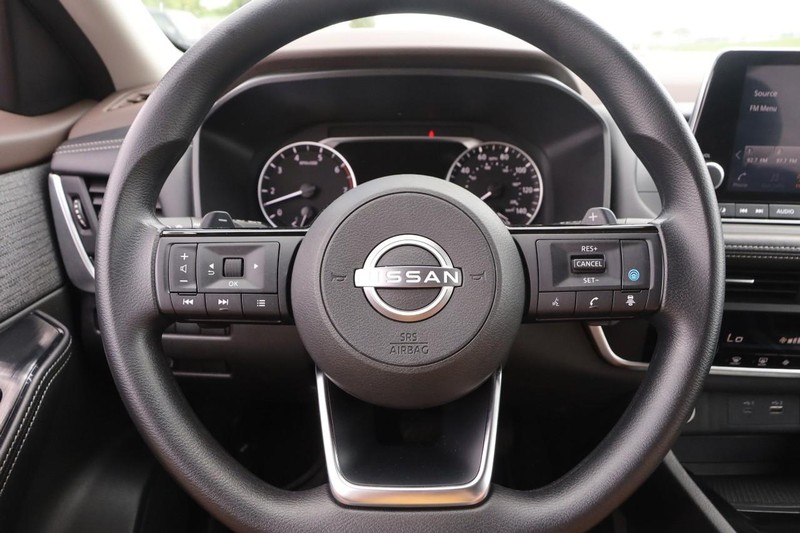Nissan Rogue Vehicle Image 10