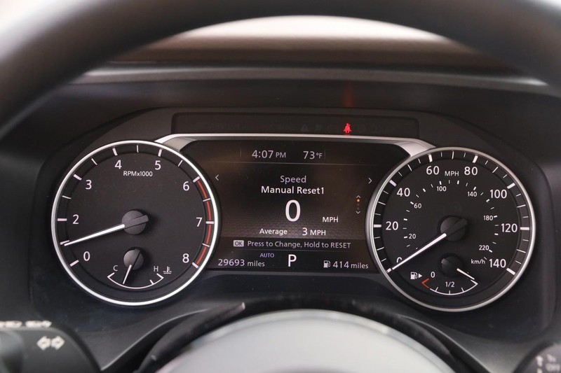 Nissan Rogue Vehicle Image 14