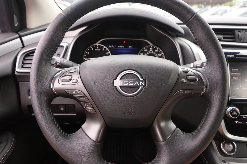 Nissan Murano Vehicle Image 10