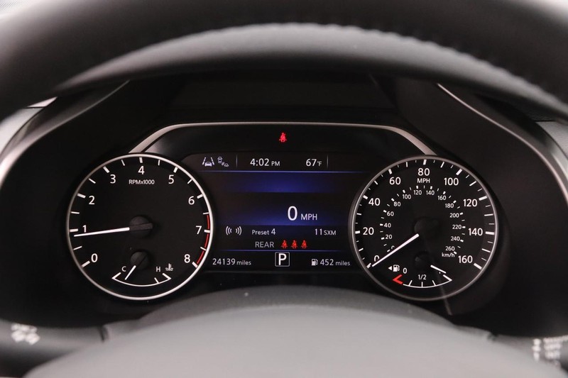 Nissan Murano Vehicle Image 13