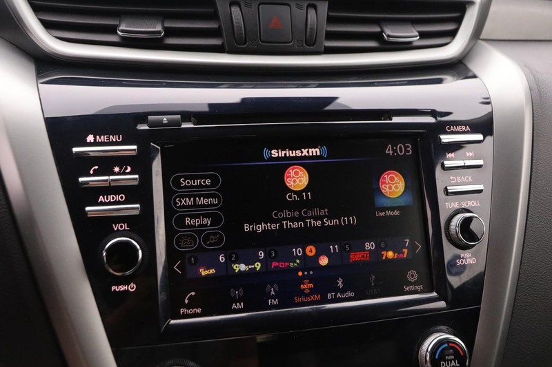 Nissan Murano Vehicle Image 14
