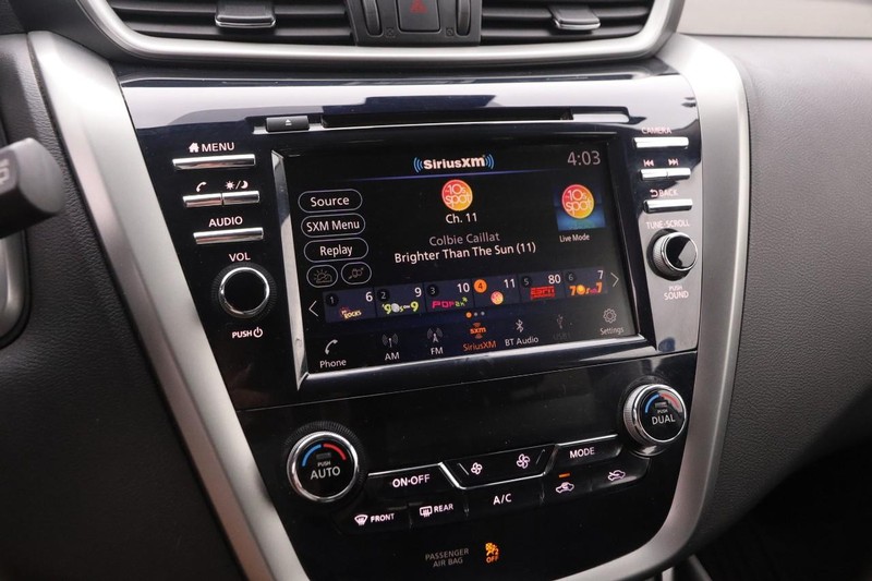 Nissan Murano Vehicle Image 16
