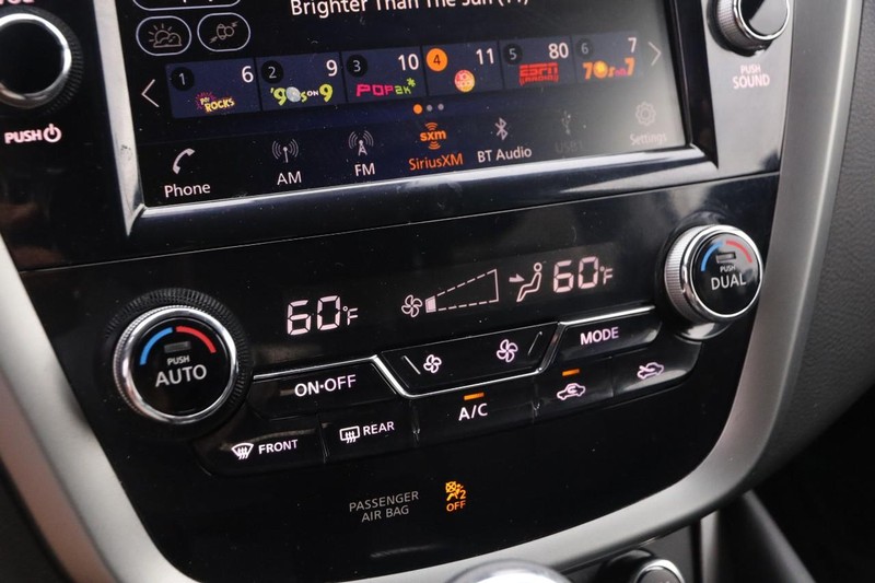 Nissan Murano Vehicle Image 17