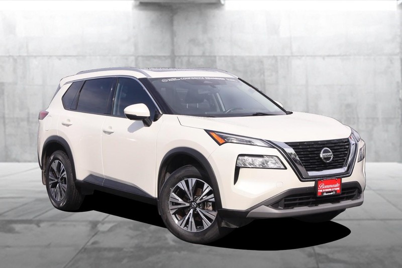 Nissan Rogue Vehicle Image 02