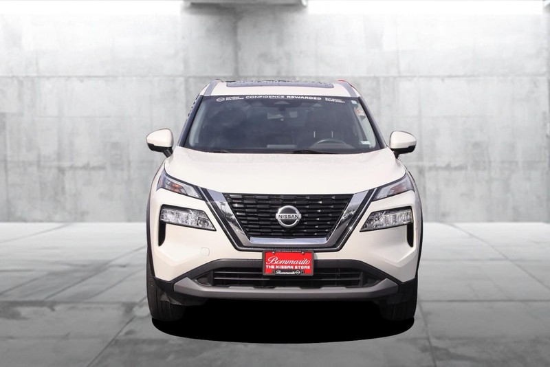 Nissan Rogue Vehicle Image 04
