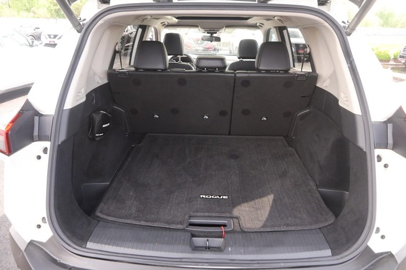 Nissan Rogue Vehicle Image 07