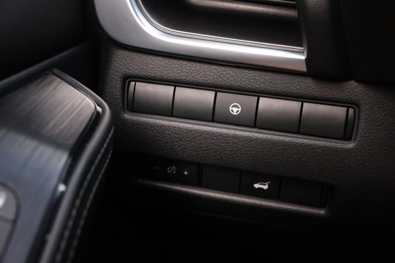 Nissan Rogue Vehicle Image 22