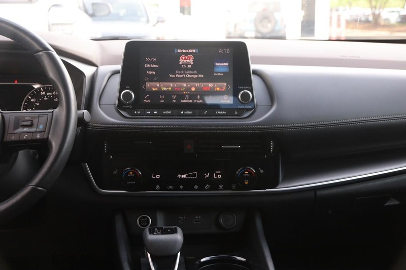Nissan Rogue Vehicle Image 26