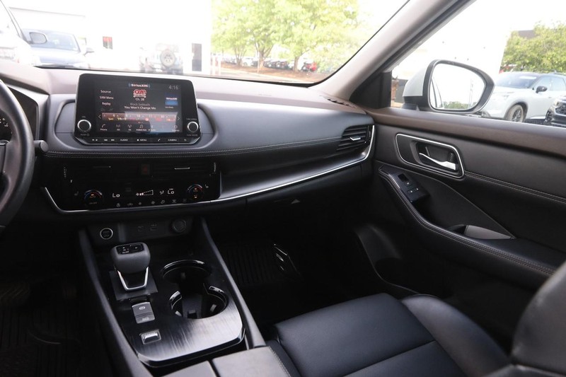 Nissan Rogue Vehicle Image 27