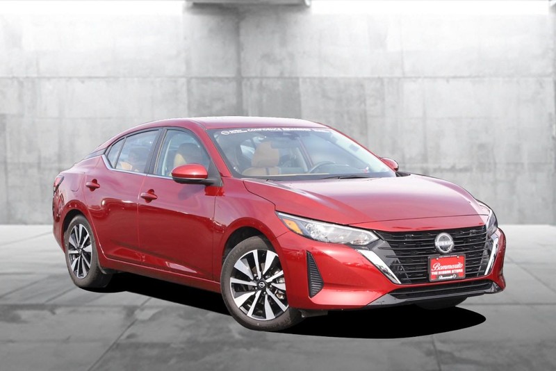 Nissan Sentra Vehicle Image 02