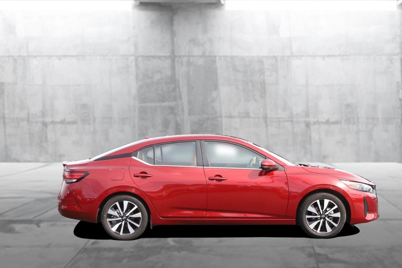 Nissan Sentra Vehicle Image 05