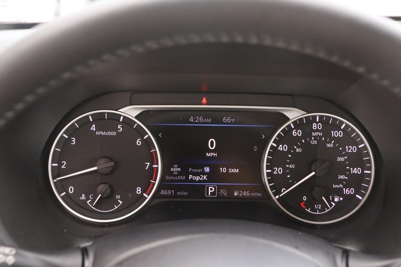 Nissan Sentra Vehicle Image 14