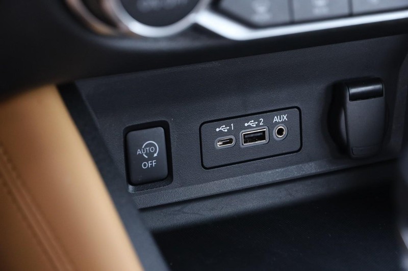 Nissan Sentra Vehicle Image 19