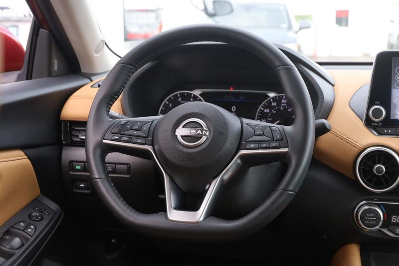 Nissan Sentra Vehicle Image 23