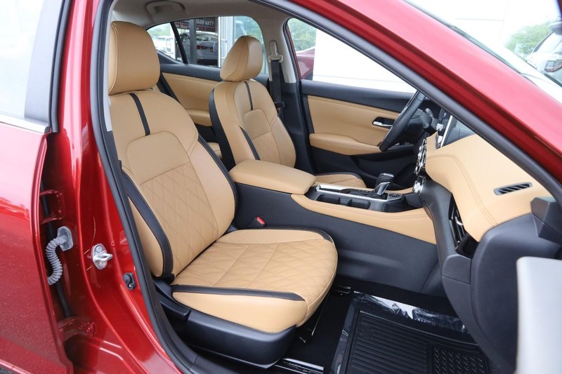 Nissan Sentra Vehicle Image 26